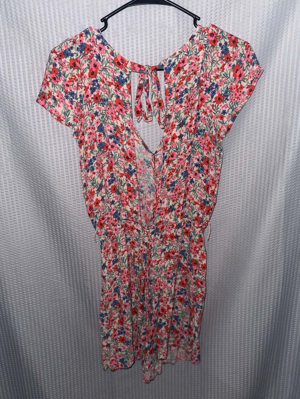 American Eagle Floral V-Neck Backless Romper with Tie Detail - Picture 2 of 3